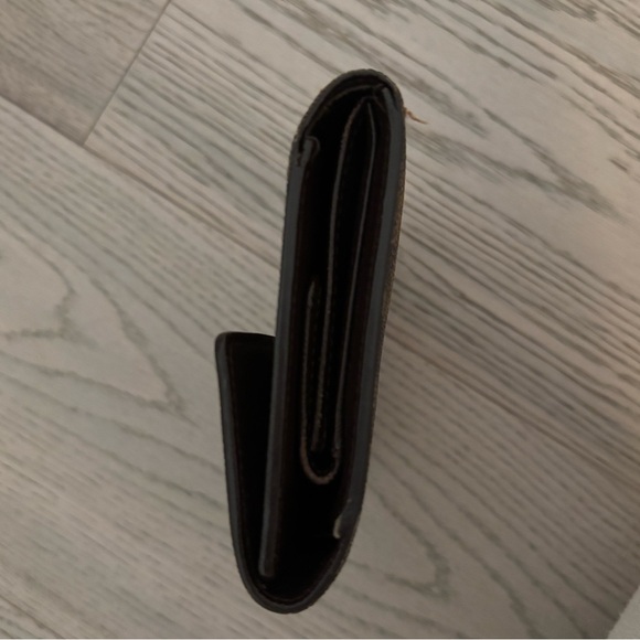 Louis Vuitton Damier trifold wallet - Picture 9 of 9